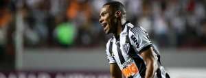 Volante ex-Corinthians e Flamengo confirma conversas para renovar com Atlético-MG