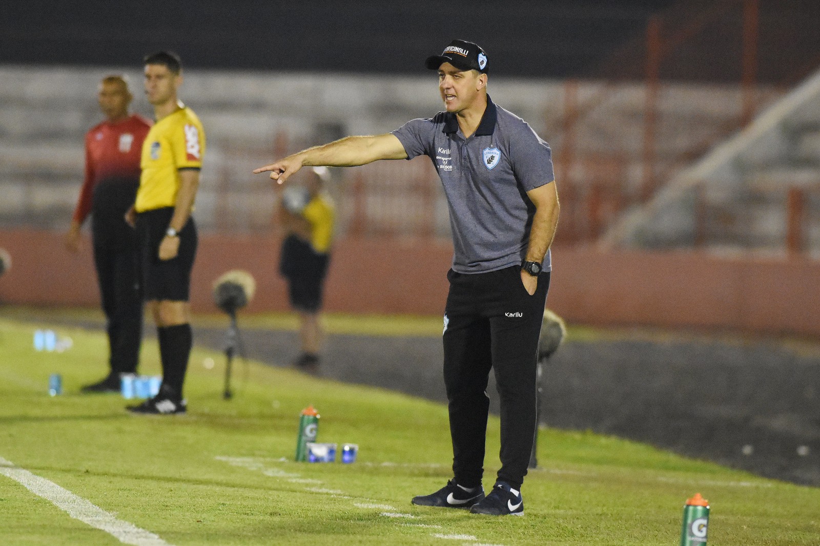 Time da Série B demite treinador e anuncia velho conhecido da torcida