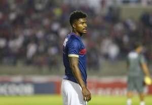 Série B: Zagueiro recusa proposta de clube belga e segue no Paraná