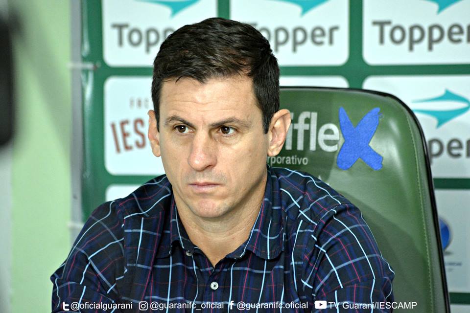 O ídolo Fumagalli não é mais o superintendente de futebol do Guarani (Foto: Letícia Martins/Guarani)