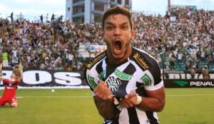 Prevendo debandada, Figueirense prepara lista de reforços com ex-Corinthians e mais 7