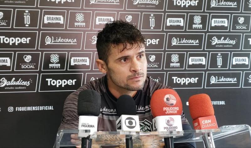 Greve no Figueirense continua e jogadores expõem todas dívidas do clube