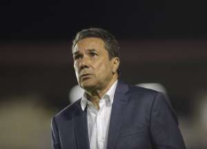 Luxemburgo testa Vasco com quatro volantes para duelo de domingo com o São Paulo