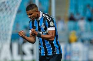 Zagueiro se recupera e vira opção no Grêmio para jogo de sábado