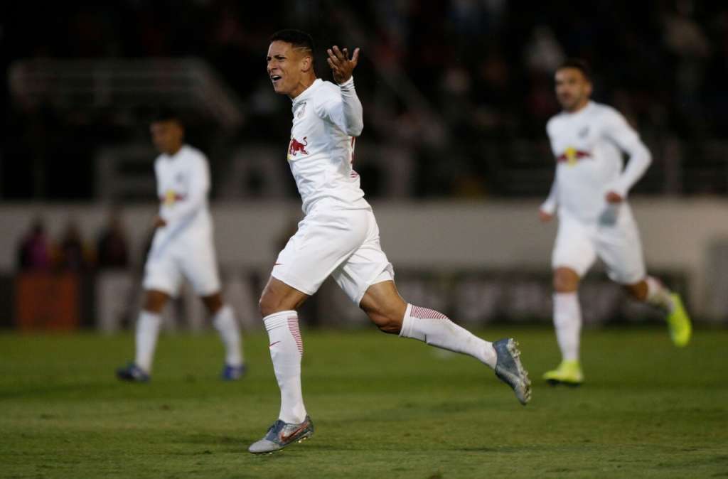 Bragantino 1 x 1 Coritiba - Massa Bruta termina com dois a menos e segue líder 2 0002050410298 img