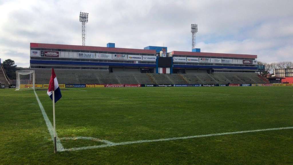 Sem receber direitos de imagem há dois meses, os jogadores do Paraná afirmam que não irão se concentrar antes de encarar o Criciúma