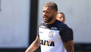 Série B: Vila Nova acerta com campeão mundial pelo Inter, que estava no Ceará