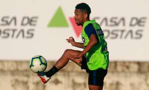 Botafogo rescinde contrato com atacante que sequer estreou