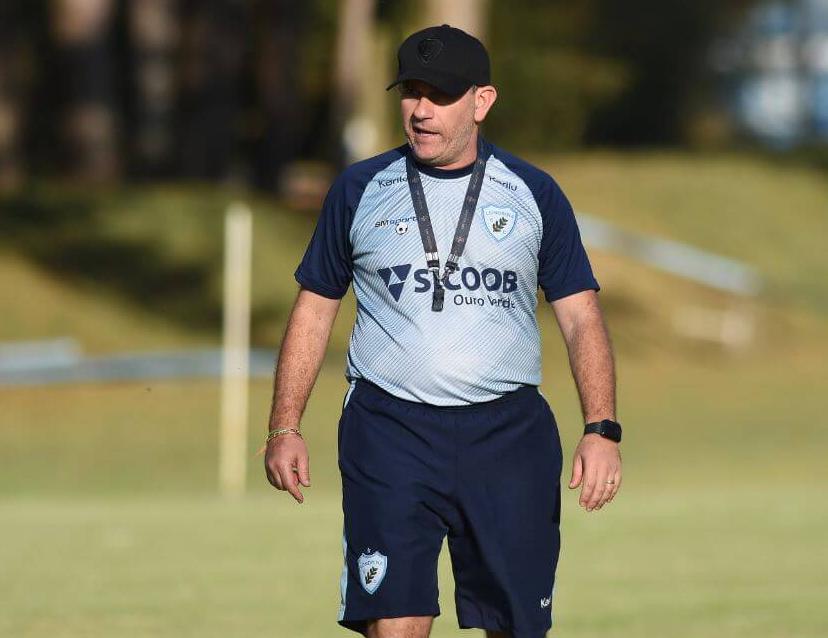 Série B: Treinador faz mudanças na reestreia pelo Londrina