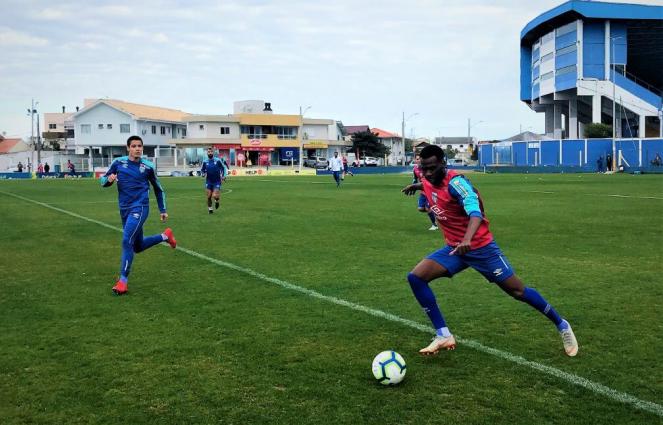 Avaí desafia Corinthians para vencer a primeira no Brasileirão