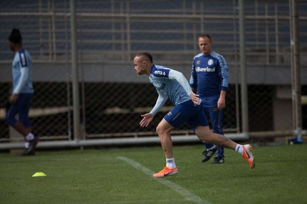 Poupado, Everton é principal ausência no Grêmio para jogo contra o Athletico-PR