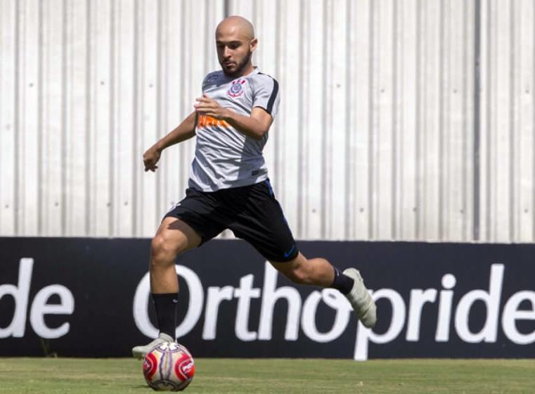 Pretendido por rival do Brasileirão, meia quer seguir no Corinthians