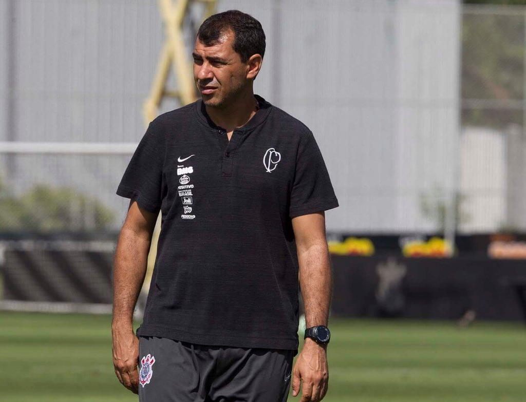Corinthians treina com reservas, mas treinador tem dúvida na defesa