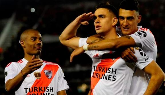River Plate, atual campeão, venceu fácil