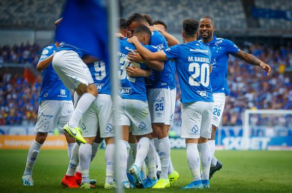 Cruzeiro vence Santos na estreia de Rogério Ceni