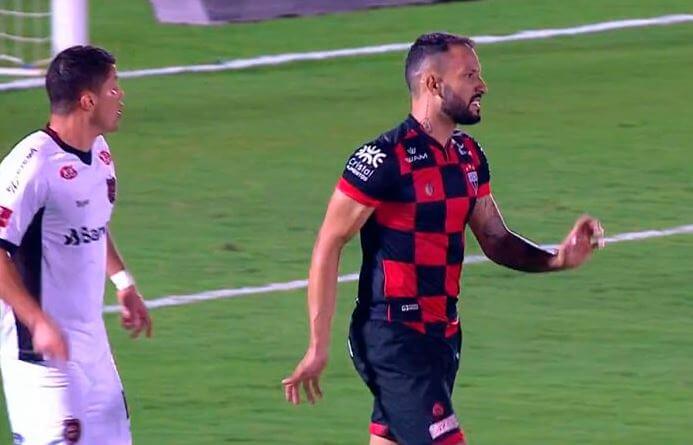 Atlético-GO e Brasil de Pelotas empataram sem gols em Goiânia