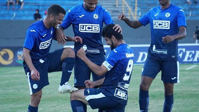 O atacante Zé Roberto foi o grande destaque do jogo com quatro gols (Foto: Neto Bovino/São Bento)