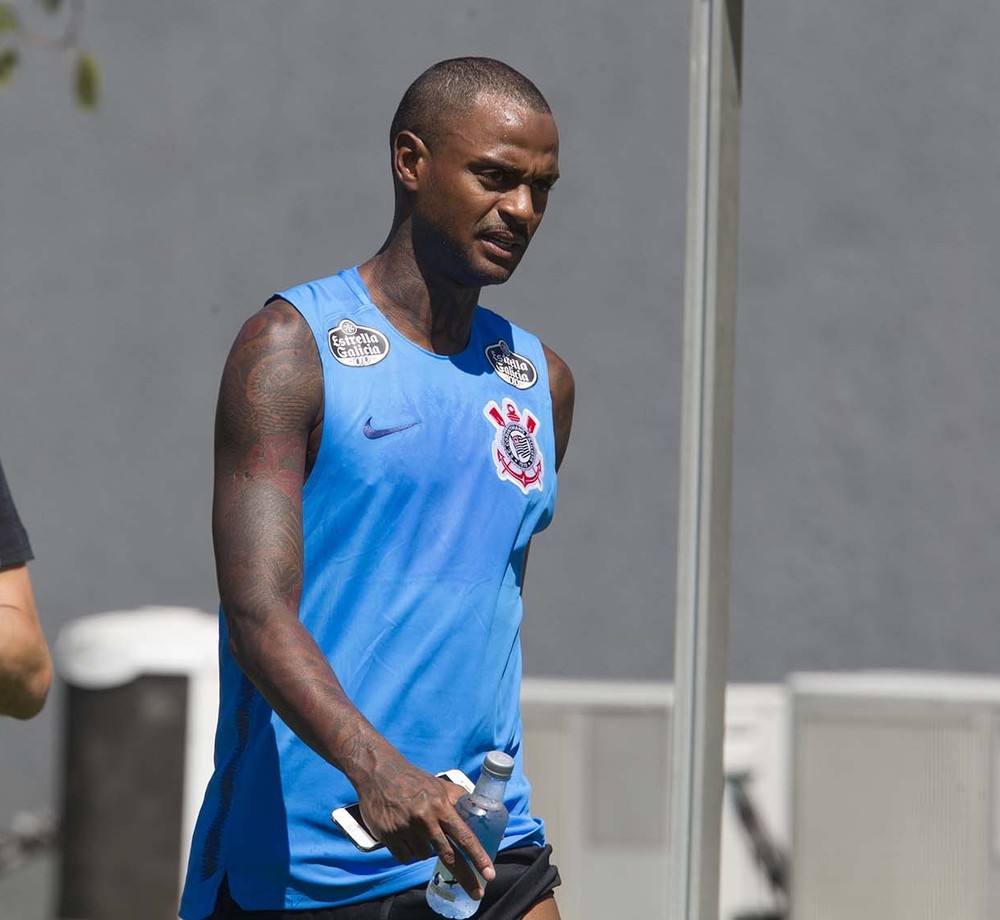 Após mais de um ano, Renê Júnior volta a ser relacionado pelo Corinthians