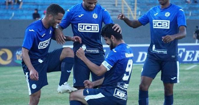 Zé Roberto (camisa 9) fez quatro gols pelo São Bento. Foto: Neto Bovino