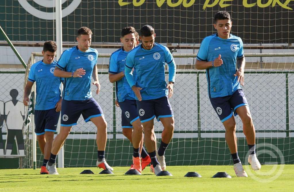 Goiás vai em busca da vitória diante do Internacional, no Serra Dourada