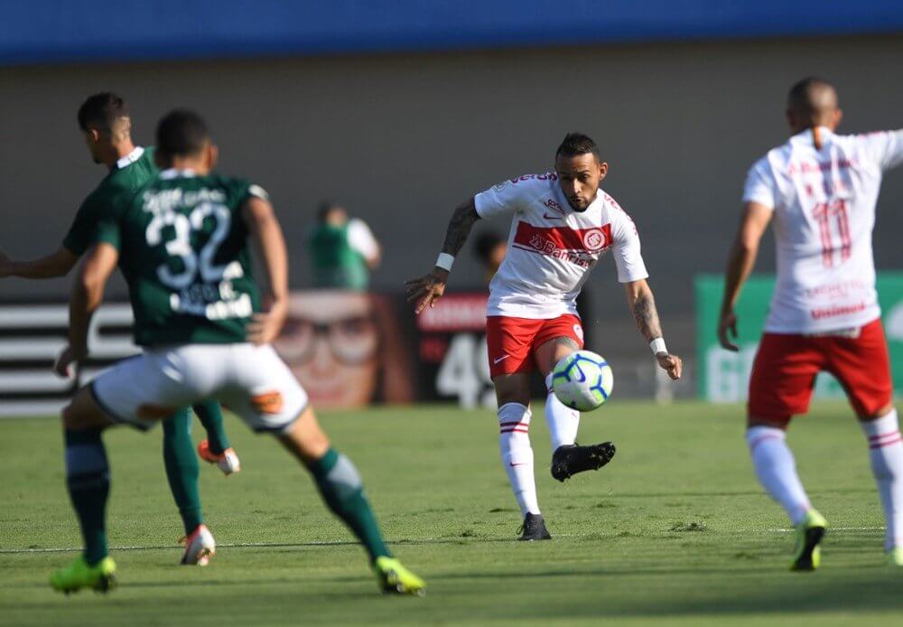 Os reservas do Internacional não deram conta do recado e perderam de virada para o Goiás