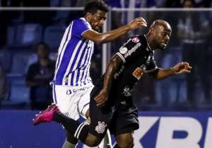 Atacante lamenta empate do Corinthians, mas valoriza ponto conquistado fora