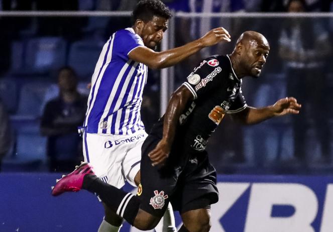 Atacante lamenta empate do Corinthians, mas valoriza ponto conquistado fora