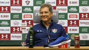 Apresentado, treinador promete dedicação ao Fluminense: 