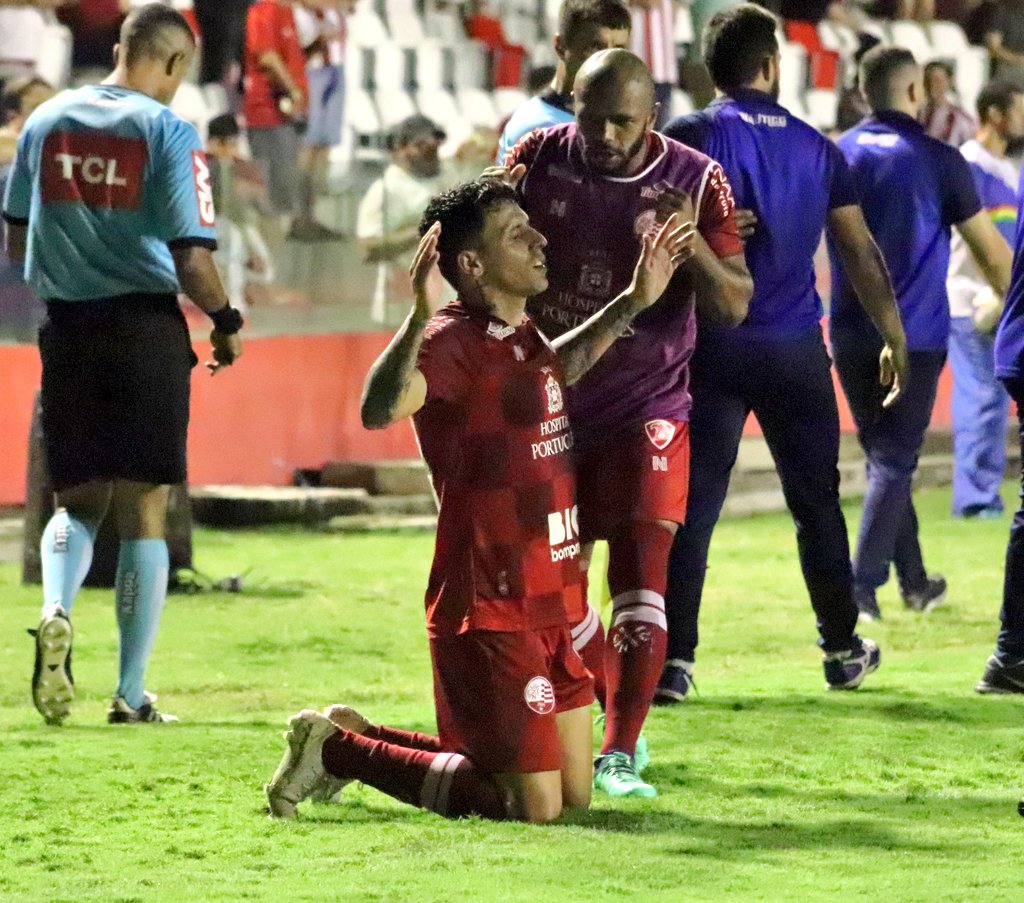 Jean Carlos foi um dos destaques do Náutico. (Foto: Léo Lemos / CNC)