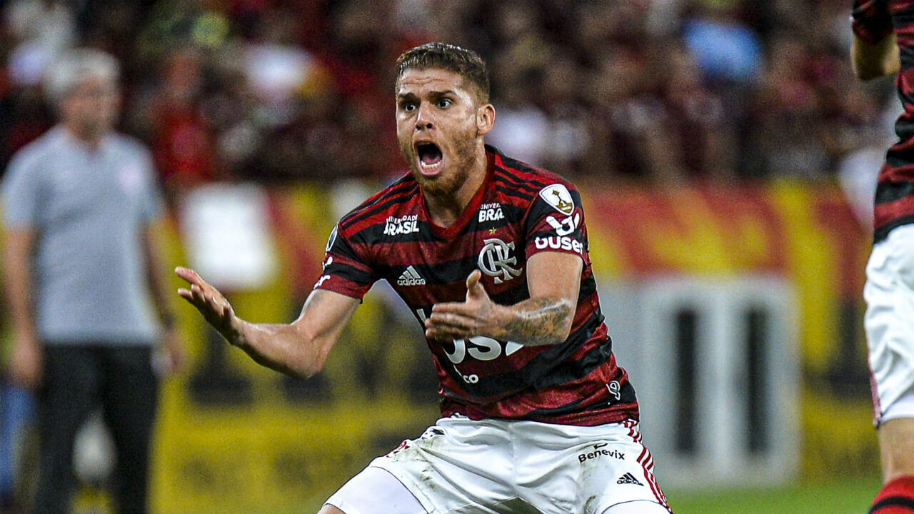 Colombiano é reintegrado e reforça Flamengo contra o Internacional