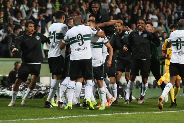 Coritiba x Vitória – Coxa seca Braga sonhando com a liderança da Série B