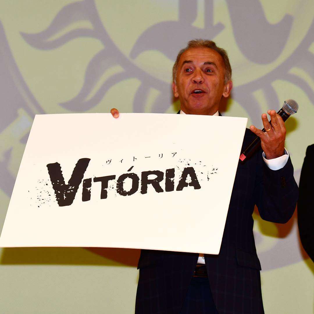 Sob comando de ex-lateral da Ponte, Kashiwa Reysol goleia e mantém liderança no Japão