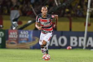 Série B: Eliminado da Série C com o Santa Cruz, zagueiro acerta empréstimo ao Vitória