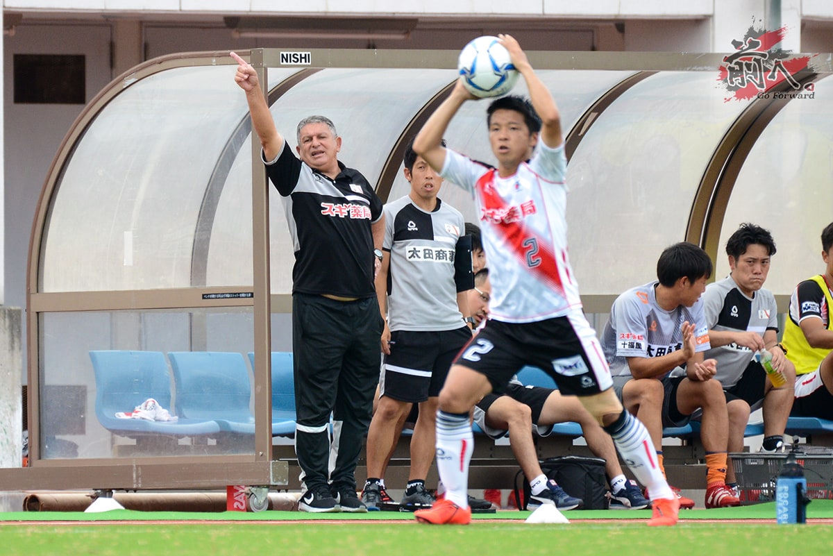 Bira Veiga conquista goleada histórica e se mantém briga pelo acesso no Japão