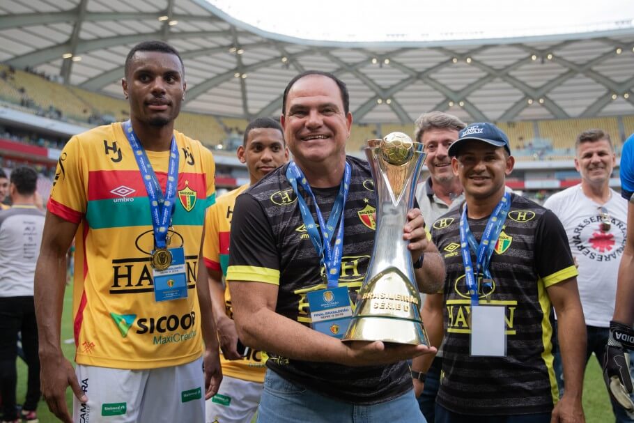 Criciúma anuncia técnico campeão da Série D para sequência da temporada