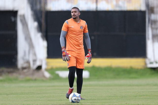 Athletico-PR encaminha contratação de goleiro destaque da Série C