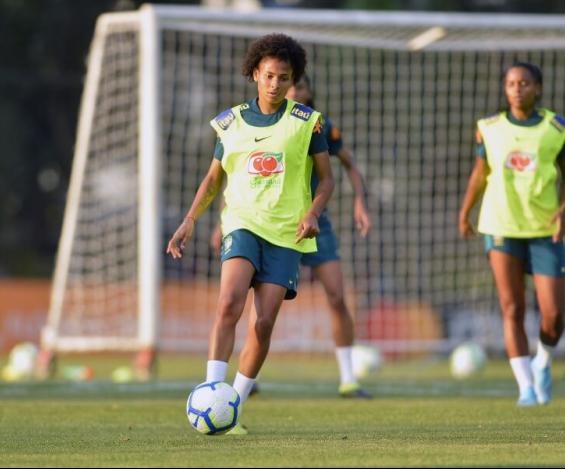 “É o que eu sonhei e estou realizando”, diz a nova convocada de Pia Sundhage