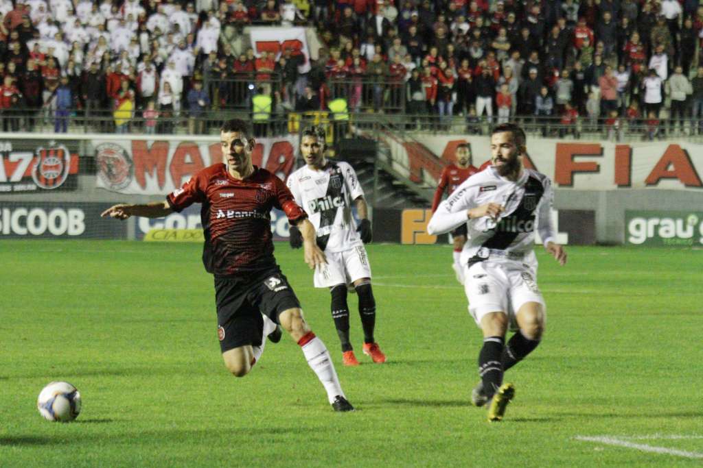 Ponte Preta tropeça no Brasil de Pelotas e vê G4 mais distante na Série B - Carlos Insaurriaga / GEB