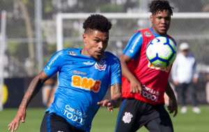Revelação é confirmada entre relacionados e deve ser titular do Corinthians no Rio