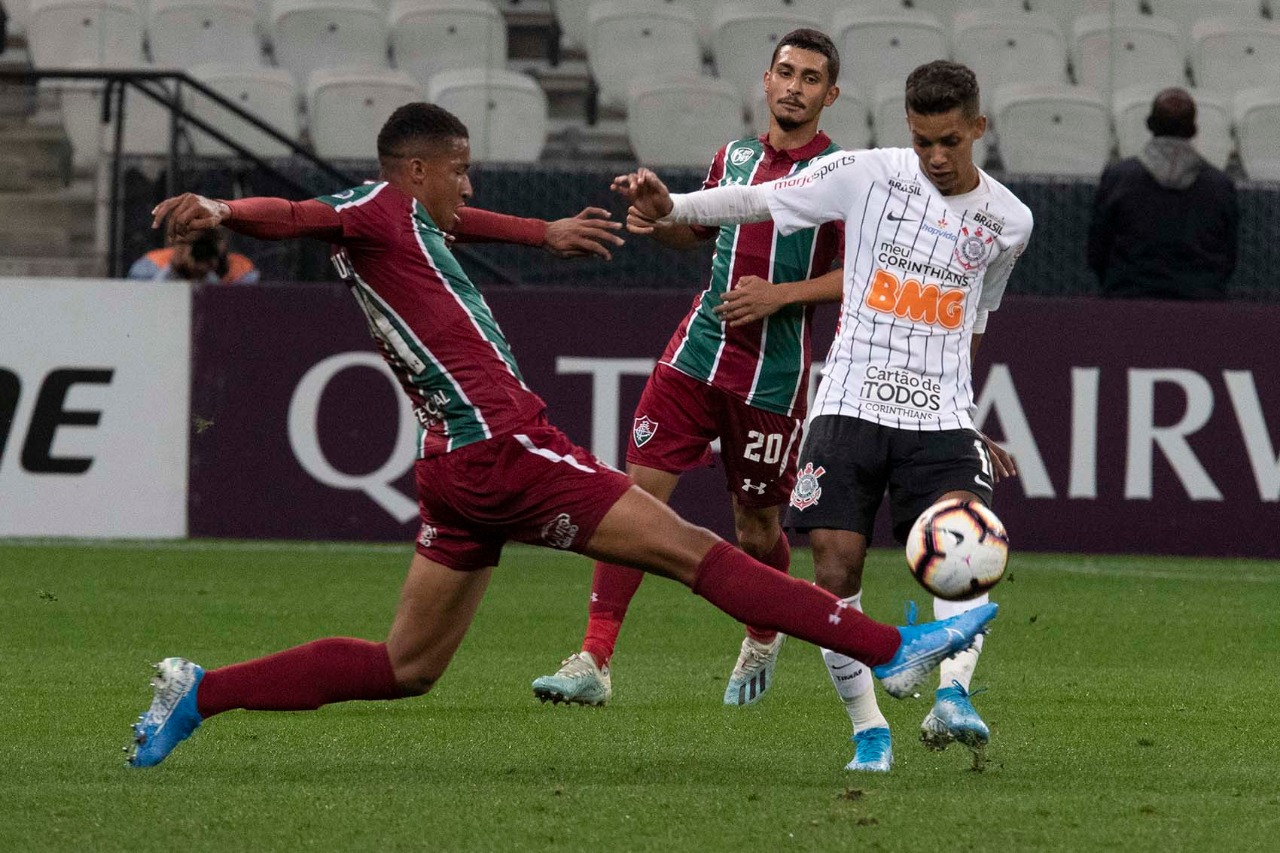 Fluminense x Corinthians – Questionado após atuações ruins, Timão tenta avançar