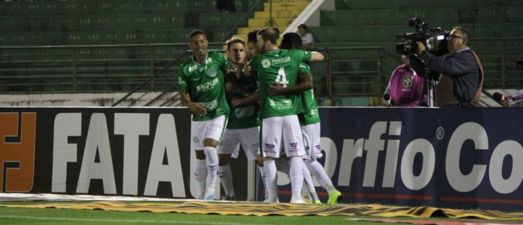 Guarani derrota o Londrina - Raphael Silvestre