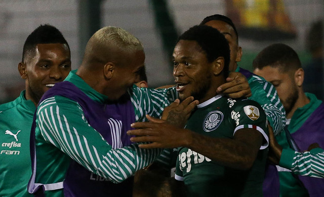 Luiz Adriano e Deyverson são as principais opções de Felipão no ataque - Cesar Greco / Ag. Palmeiras