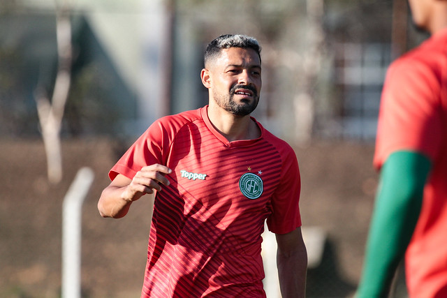 Série B: Interino do Guarani saca ‘medalhões contestados’ da lista de relacionados