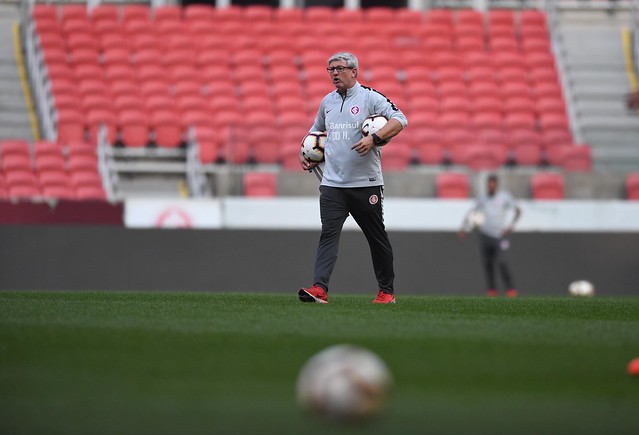 Odair agradece torcida do Inter e pede apoio: ‘Temos Copa do Brasil e Brasileiro’