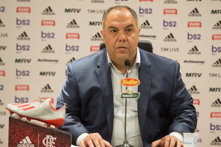 Diretor do Flamengo promete definir situação de Cuéllar e pensa na compra de Gabriel