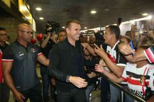 Milton Mendes pode trocar o Santa Cruz por time da Série B