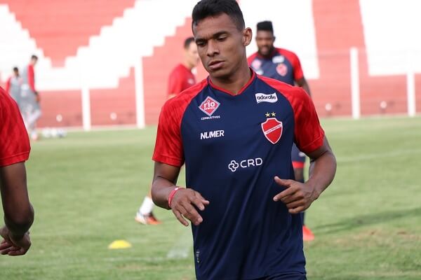 Cuiabá dá chapéu em rival da Série B e contrata atacante do Vila Nova