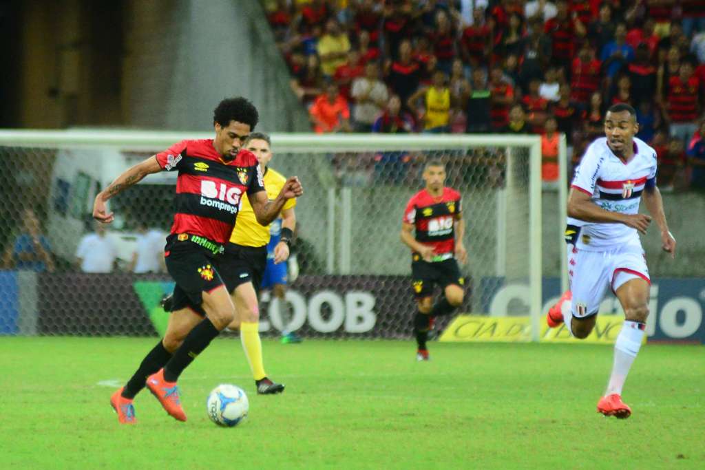 O atacante Hernane é um dos vários desfalques do Sport para o jogo de sábado