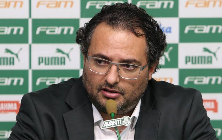 Organizada do Palmeiras se reúne com diretoria e pede a saída de Mattos