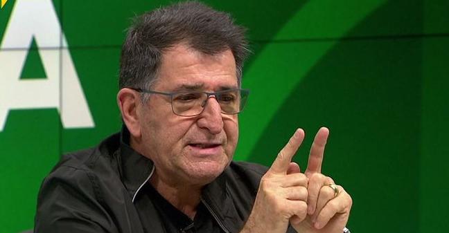 Guarani gasta horas de conversa fiada, mas não consegue acertar com Renê Simões